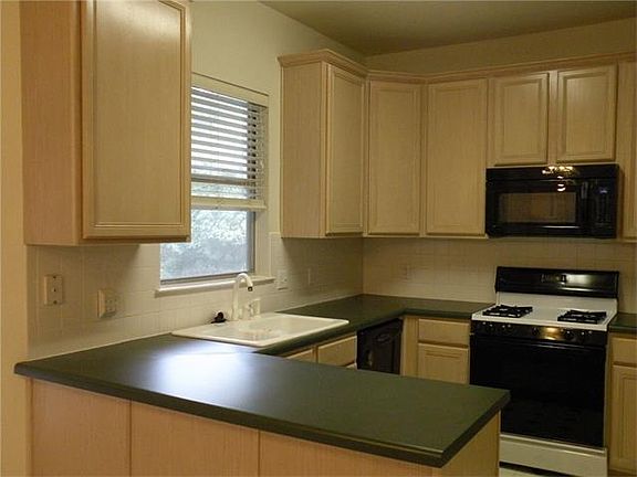 4th image of 12352 Donovan Cir