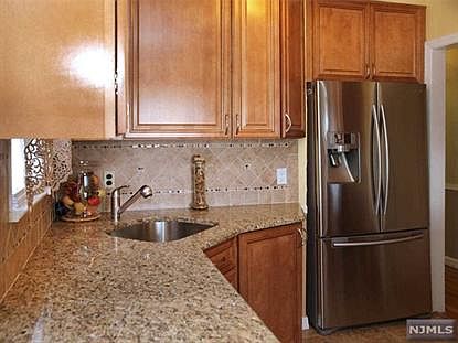 4th image of 8 Madelyne Pl #1X