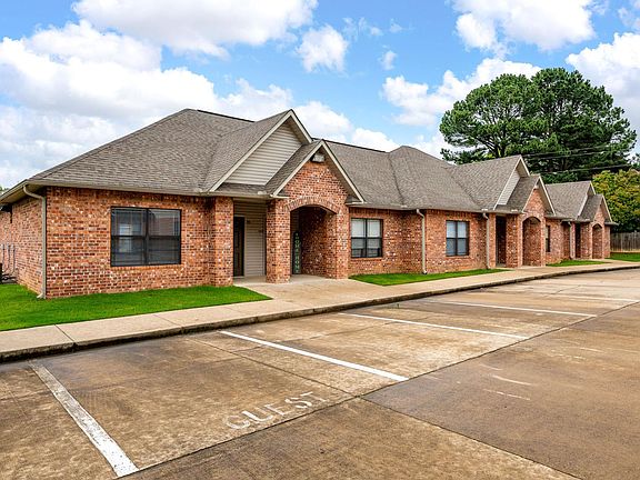2nd image of 3640 Jeanna Dr #204