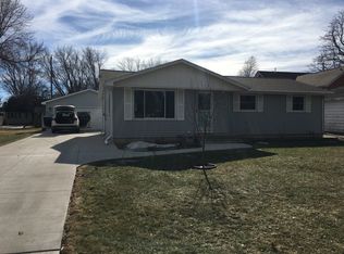 2593 Shade Tree Ln, Green Bay, WI 54313