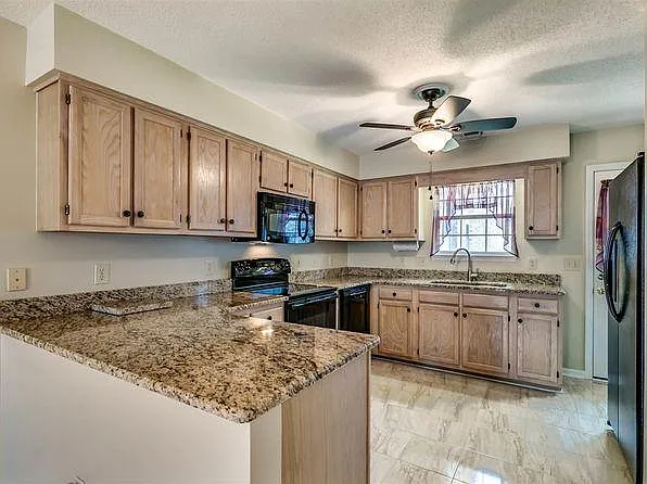 174 Park Way Ln — Photo 4