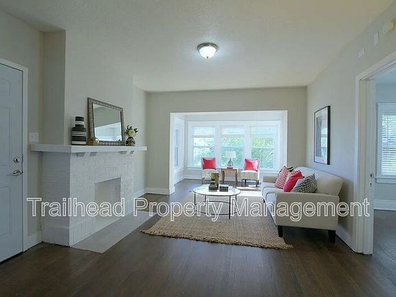 2nd image of 1214 Brush Creek Blvd APT 3
