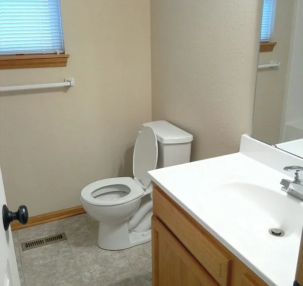 403 NE Coldwater Creek Dr — Photo 7