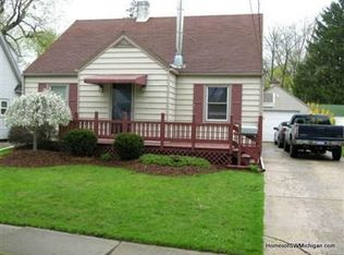 2220 Kenwood St, Kalamazoo, MI 49006