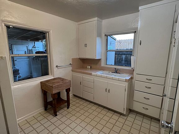 4th image of 4328 W Myrtle Ave