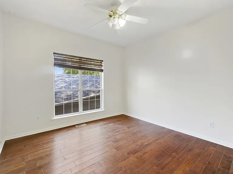 4933 Alexis Dr — Photo 19