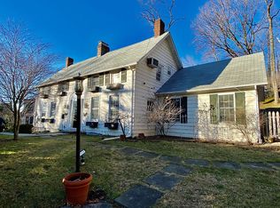 1 Sandy Hollow Rd, Port Washington, NY 11050