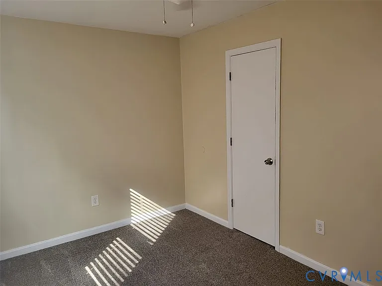 206 Spring Dr — Photo 21