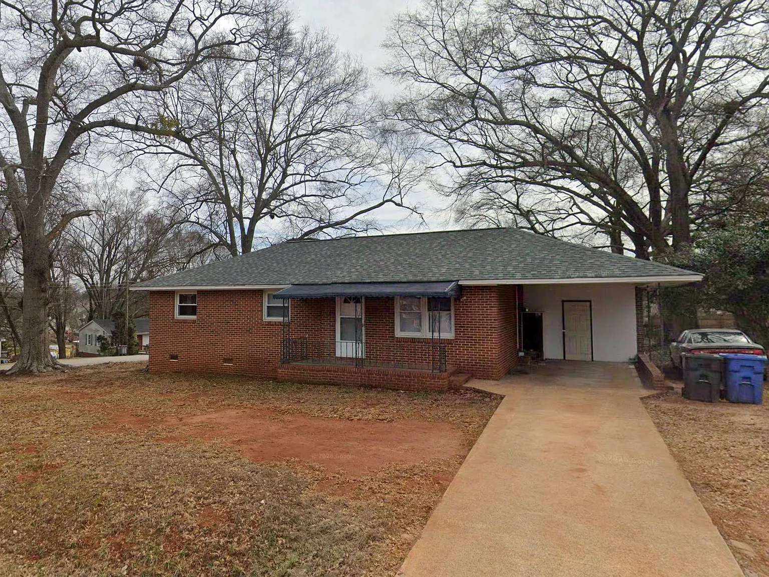 4 bed, 1.0 bath, 1200 sqft, $1,001 — Photo 2