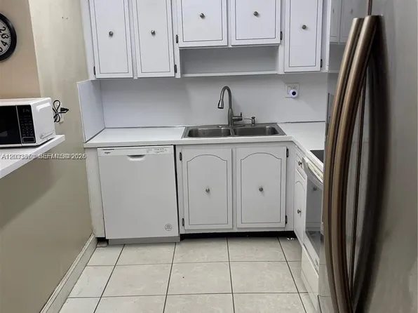 10383 N Kendall Dr APT N5, Miami, FL 33176