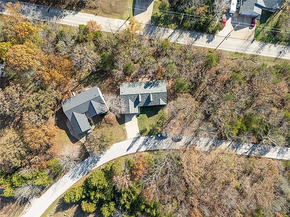 3rd image of 5978 Peachtree Dr