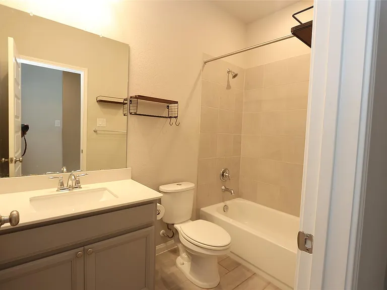 7219 Toluca Dr — Photo 18