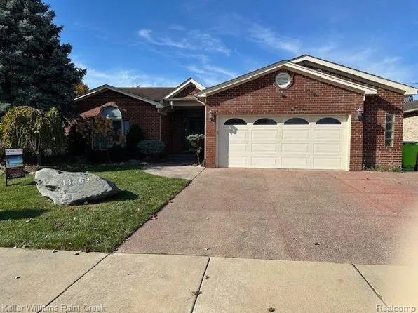 33469 Sunrise Dr, Fraser, MI 48026