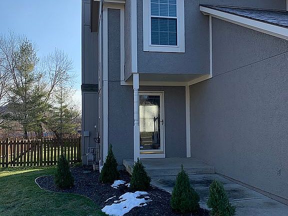 3rd image of 14801 Floyd St