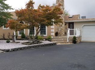 19 Wilkins Rd, Toms River, NJ 08753