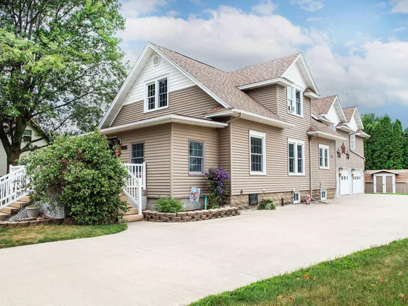 411 E Poisal St, Clarksville, IA 50619