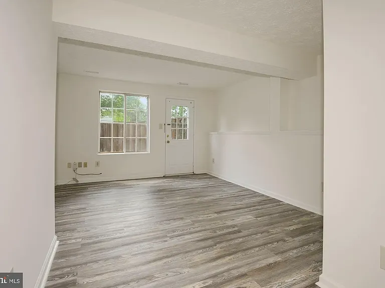 2853 Middleboro Dr — Photo 11