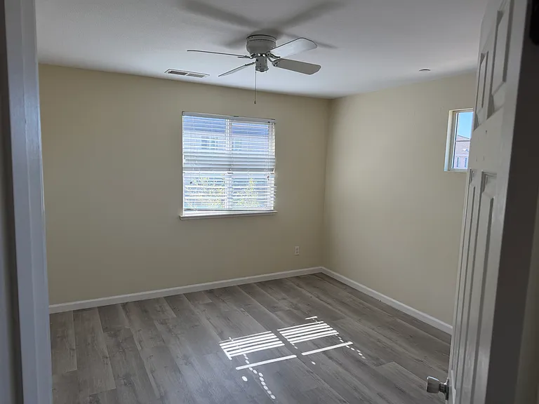 1456 Eaglesfield Ln — Photo 16