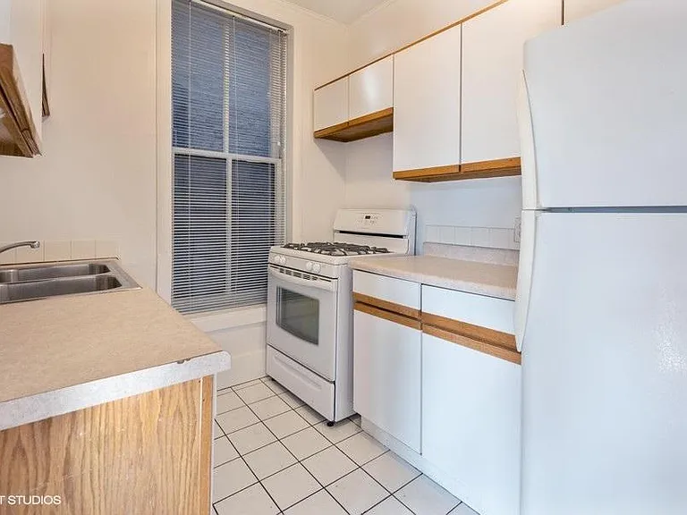 750 W Belden Ave #3 — Photo 11