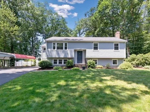 24 Bates St, Foxboro, MA 02035