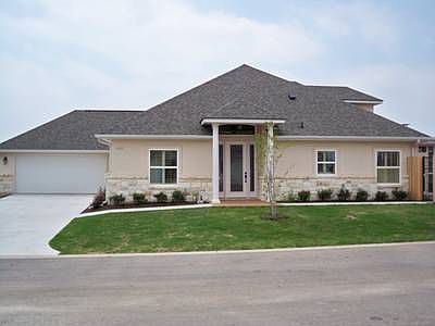 1st image of 1601 Wisteria Dr