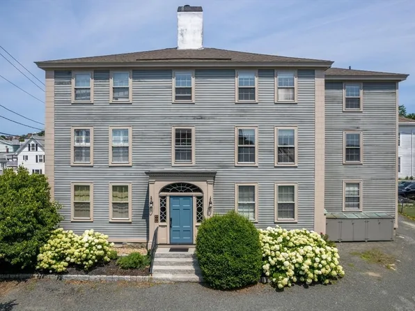17 Washington St APT 4, Gloucester, MA 01930