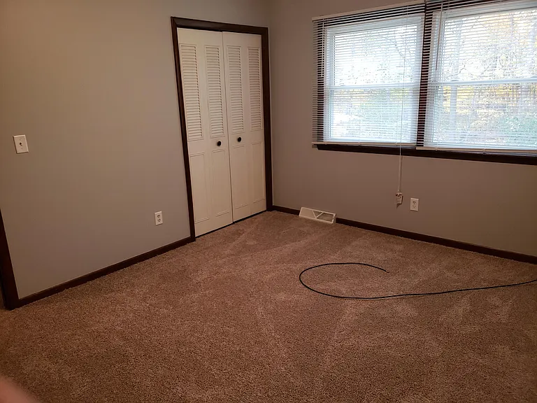 1391 S Center Rd — Photo 5
