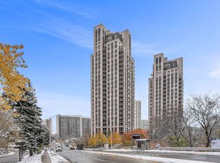 133 Wynford Dr #2208, Toronto, ON M3C 0J5