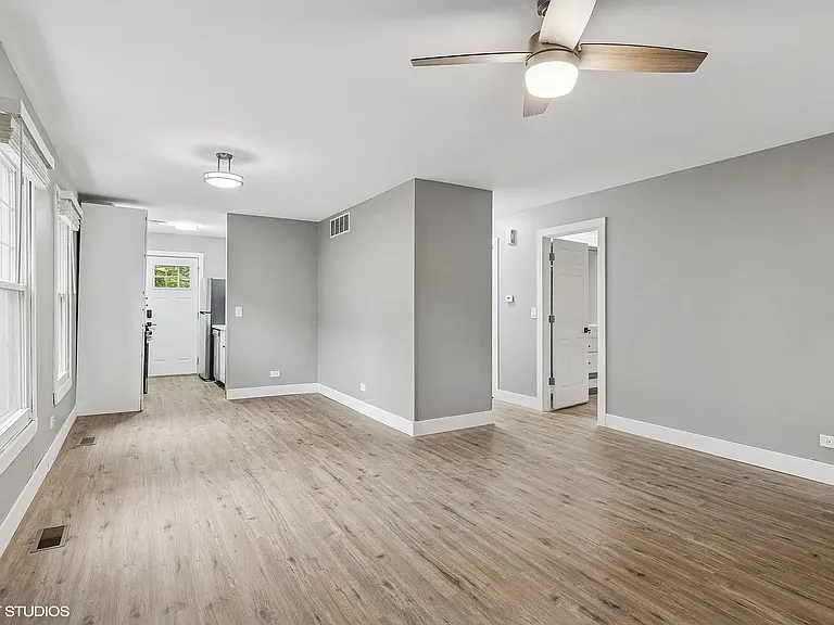 350 Meadow Ct — Photo 4