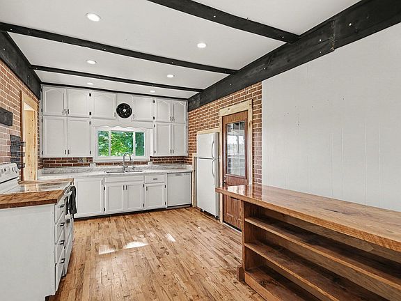 5th image of 6923 Young Rd