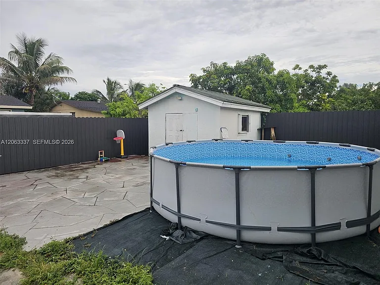 75 SW 18th Ave — Photo 24