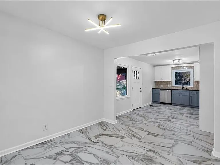 2142 Cloverdale Dr SE — Photo 37