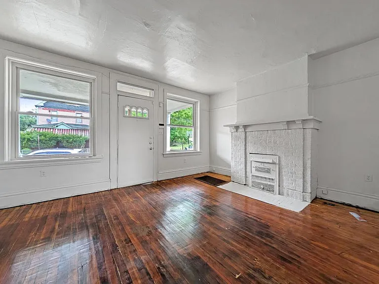 6602 Rowan St — Photo 2