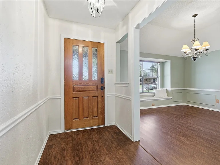 1774 Clydesdale Dr — Photo 3