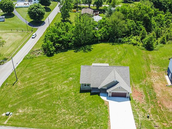 3rd image of 107 Stone Leigh Dr
