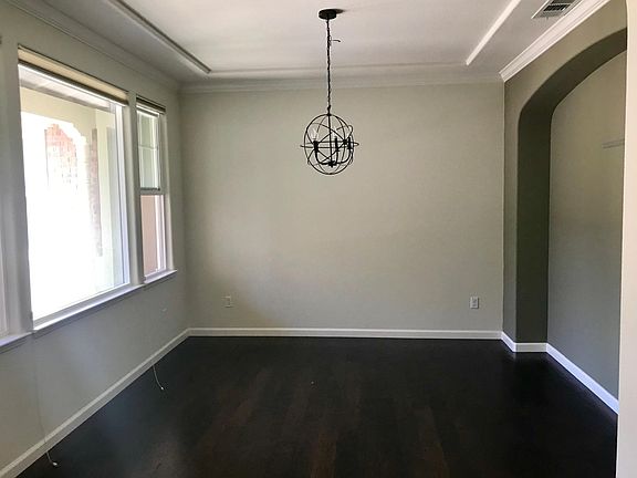 4th image of 2842 Taymouth Way