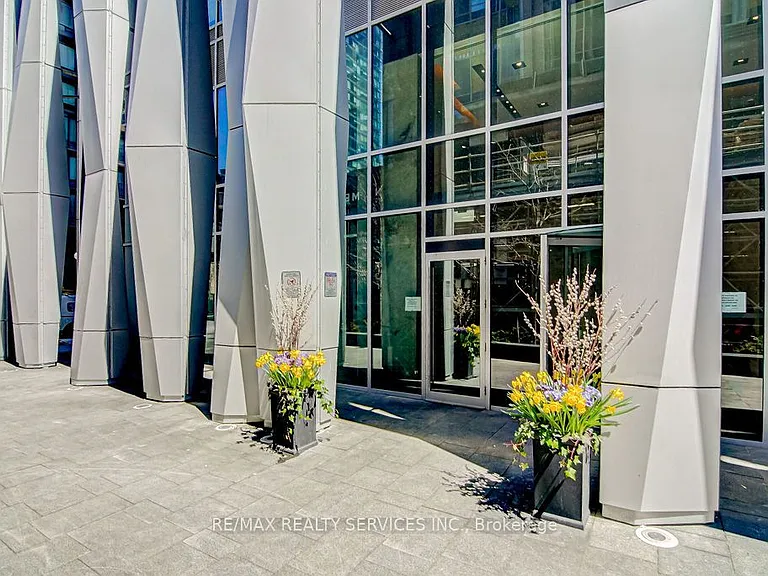 1 Yorkville Ave #2611 — Photo 3
