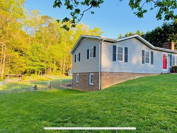 3rd image of 109 Pleasant Dr