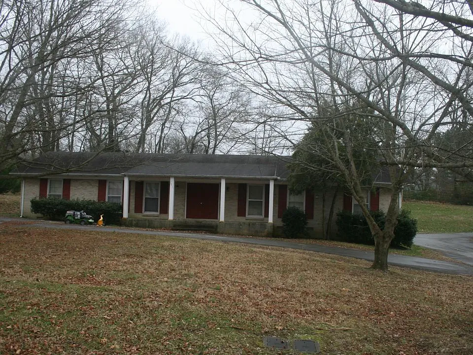 2232 Golf Club Ln
