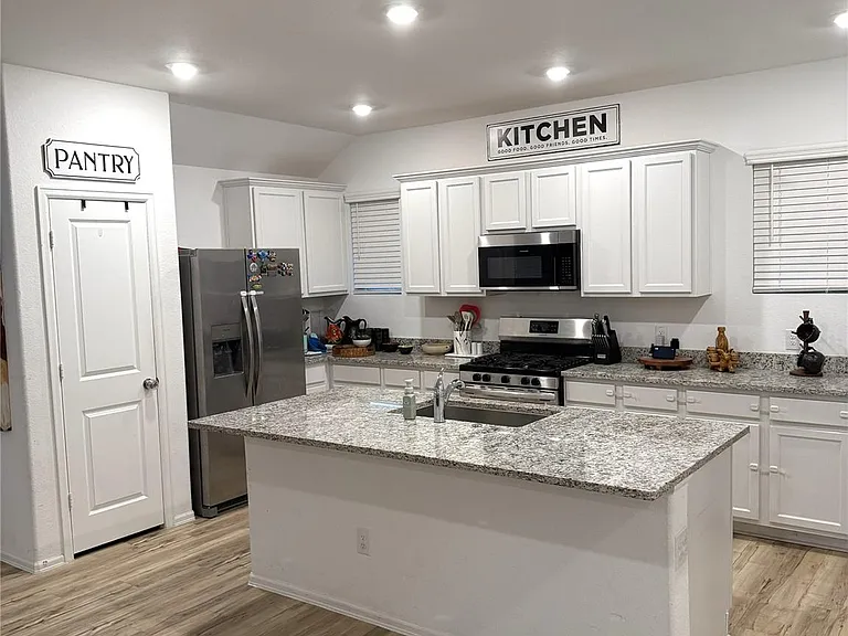 5323 Winding Stream Dr — Photo 8