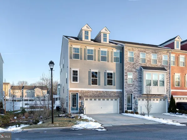 8400 Amber Beacon Cir, Millersville, MD 21108