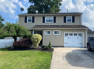 105 Bucknell Ave, Woodbridge, NJ