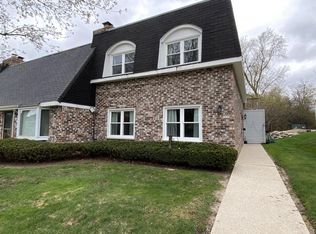 2033 Chateau Ct, Grafton, WI 53024