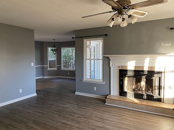 2nd image of 214 Suffolk Dr