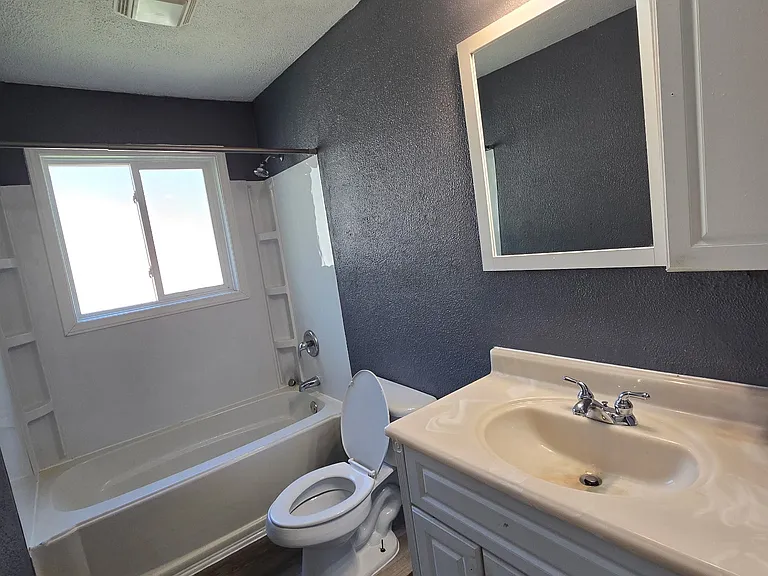 2119 Lexington Dr #4 — Photo 4
