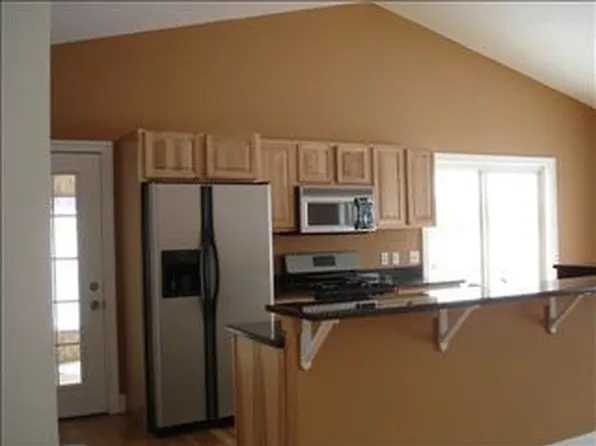 3704 Lorraine Dr, Petoskey, MI 49770