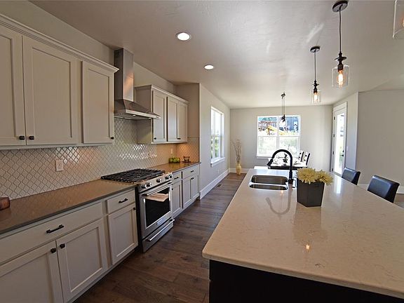 4th image of 2407 Andalusian Ave