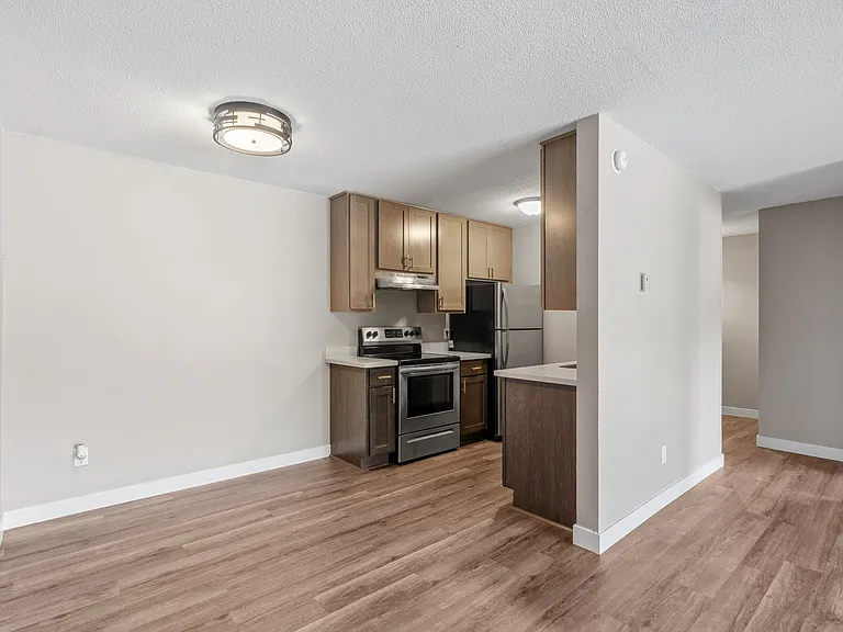 The Birchway Apartments — Photo 31