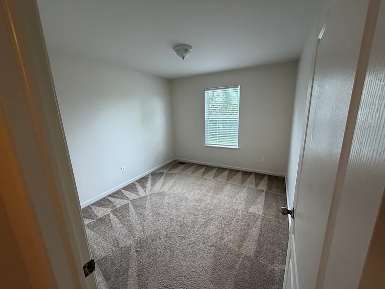 102 Riversedge Dr — Photo 20