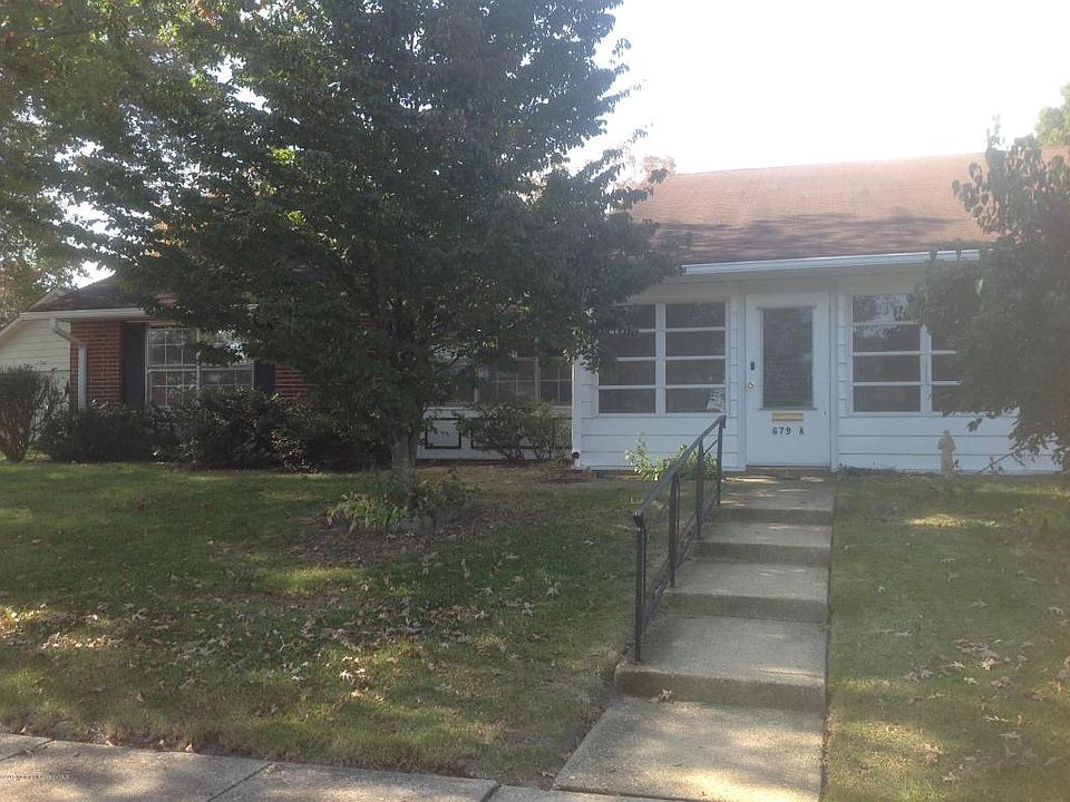 1st image of 679A New Castle Ct